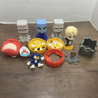 2024 McDonald s Sonic 3 Super Sonic & Tails Toy Lot Of 2 Plus Bonus Pieces