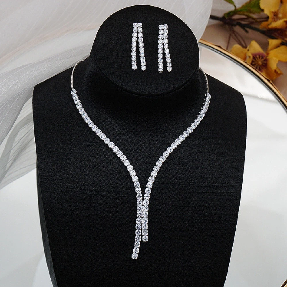 Basic choker shop