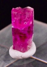 PRIZED STRIKING FLASHY RED BERYL BIXBITE CRYSTAL BOLD CLUSTER EMERALD GEMSTONE!