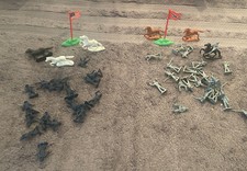 Civil War Soldiers Blue Union and Gray confederate Figures. 50 Pieces 1 3/8