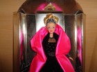 1998 HAPPY HOLIDAYS BARBIE DOLL BY MATTEL-NEW ON BOX BOARD-SPECIAL EDITION — photo 3