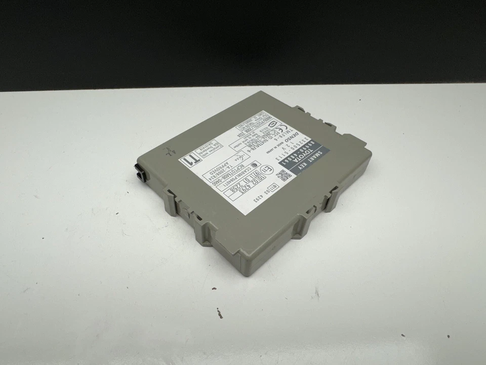 Módulo de control informático llave inteligente Lexus RX350 RX450h 2010 OEM 89990-48061 Foto 4 de 4