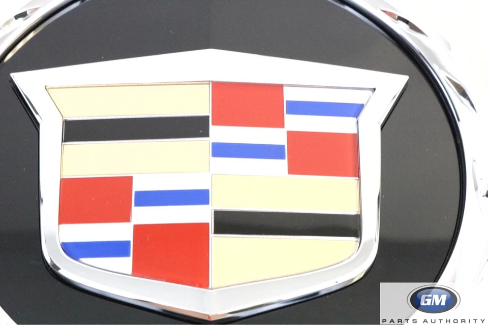 Cadillac Escalade 2007-2013 emblema de parrilla delantera 22985035 con paquete Platinum OE GM Foto 2 de 4