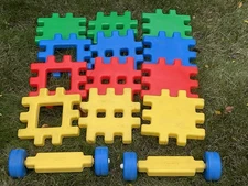 VTG LITTLE TIKES 12 PCS LARGE 8X8 WAFFLE BLOCKS RED, BLUE, YELLOW, GREEN, WHEELS