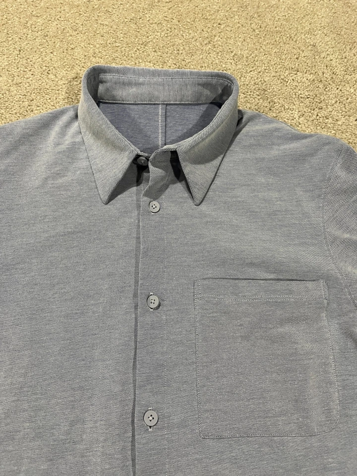 Camisa Lululemon Para Hombre Mediana Azul Abotonada Comisión Manga Larga Elastizada Foto 2 de 4