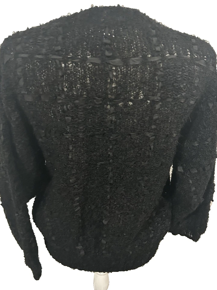 Cardigã de lã mohair vintage suéter de malha manual tamanho M fita preta bordada Inglaterra - Imagem 4 de 4