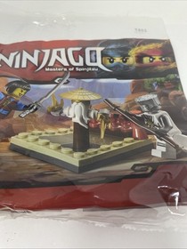 2x Lego Ninjago Masters of Spinjitzu 30426  and 30425 New Sealed Retired