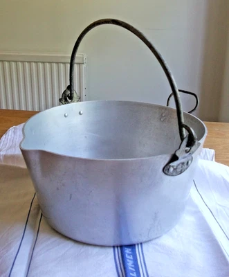 Vintage SWAN 1970s Aluminium PRESERVING PAN 12 ins Diameter Jam/ Marmalade etc - Image 1 of 4