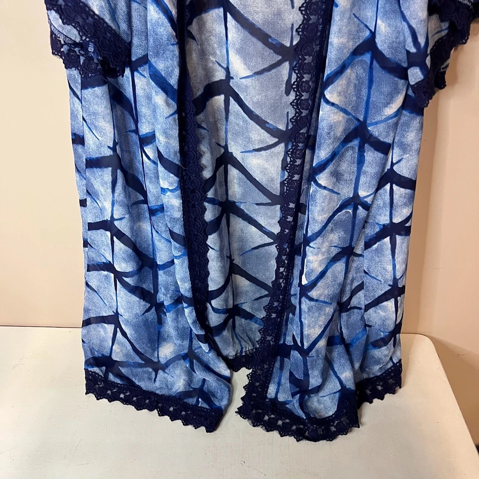 LulaRoe Azul Blanco Océano Agua Plumero Largo Cubrir Crochet Encaje Ribete Mujer L Foto 3 de 4