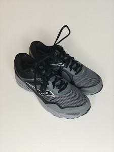 saucony boys running shoes