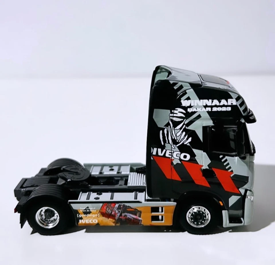 Modelli di camion WSI Iveco S-way AS high 4x2 "winnaar Dakar 2023 edition", 1:50 - Immagine 4 di 4