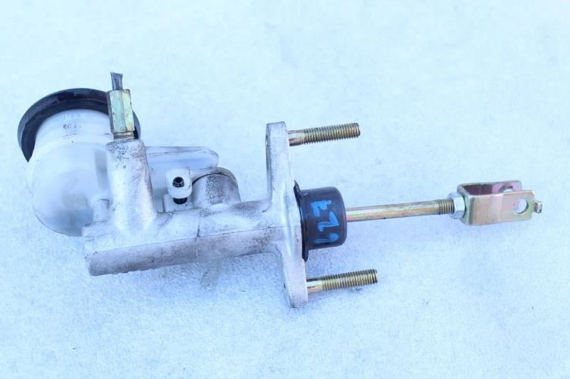 Toyota Celica 1991 embrague cilindro maestro Foto 3 de 4
