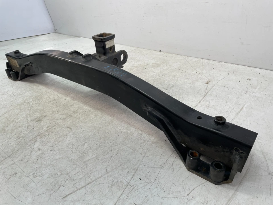 ✅ Barra de refuerzo de enganche de remolque trasero 11-18 OEM Porsche Cayenne Turbo 958 Foto 2 de 4