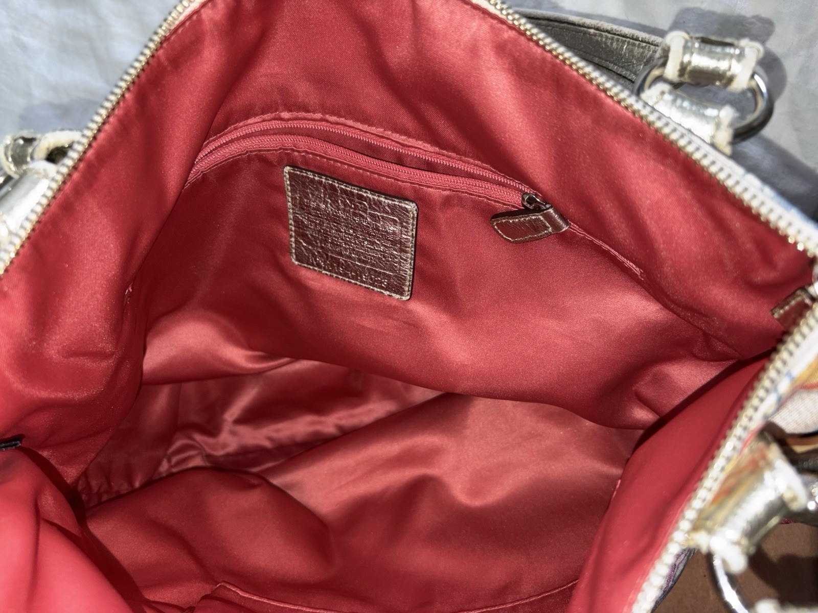 Coach Multicolor Logo Shoulder Bag Metallic Silver Handles Bag Charm Zip thumbnail 4