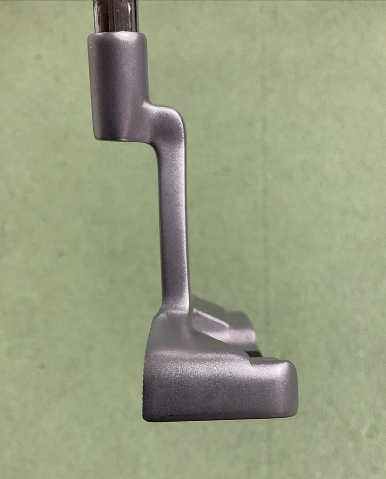 TourEdge Golf TEMPLATE SERIES EDEN 35" Right-Handed Blade Putter 10" Grip - Image 4 of 4