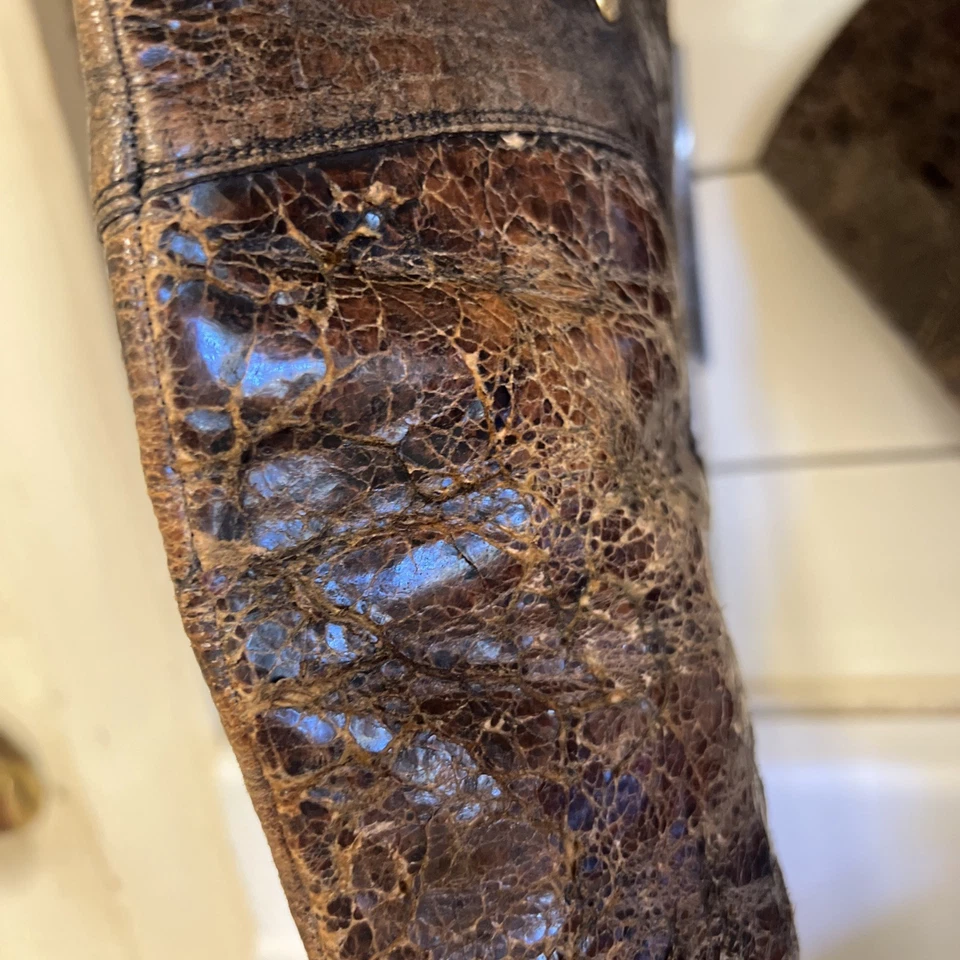 Botas de tacón de charol envejecido Dolce & Gabbana vintage para dama talla 36,6  Foto 4 de 4