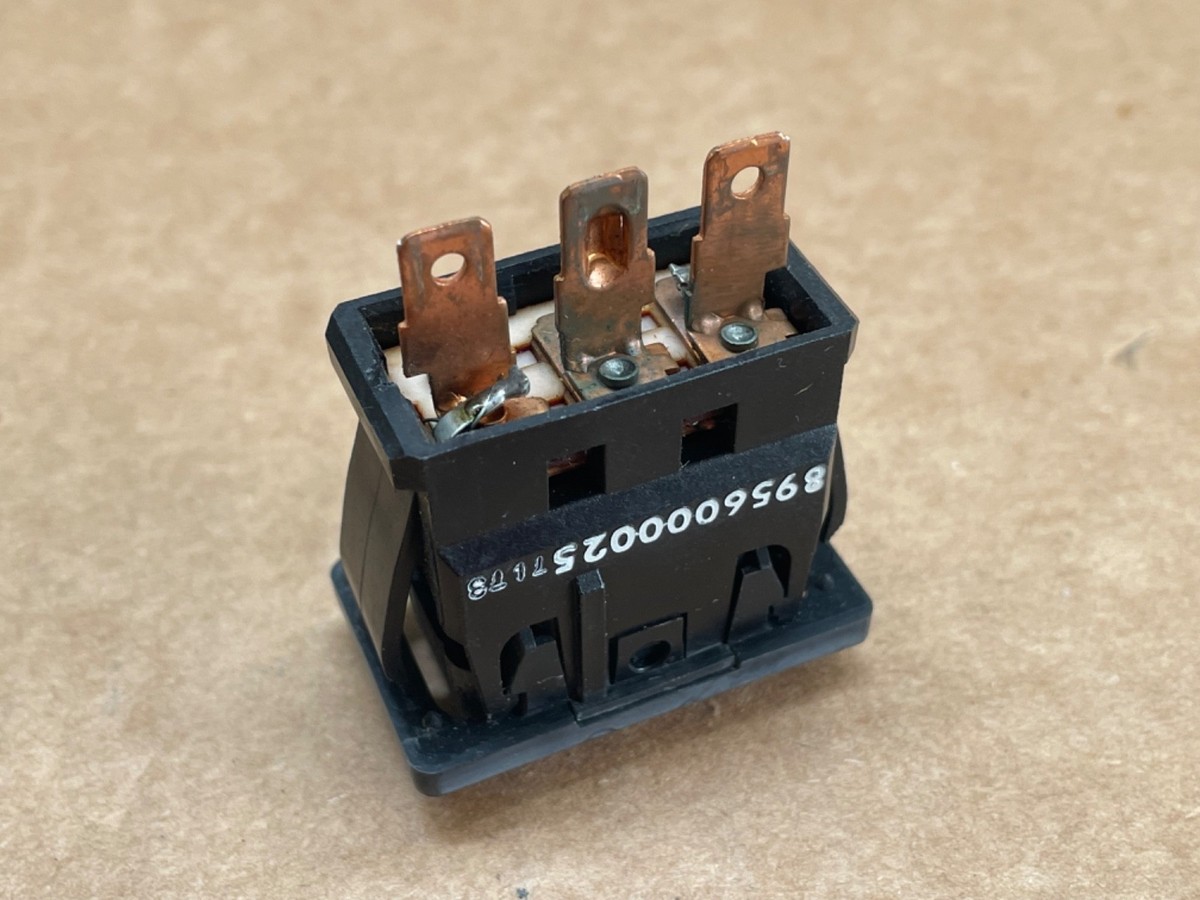8956000025 Jeep XJ Cherokee OEM FOG LIGHT SWITCH 1984-1996
