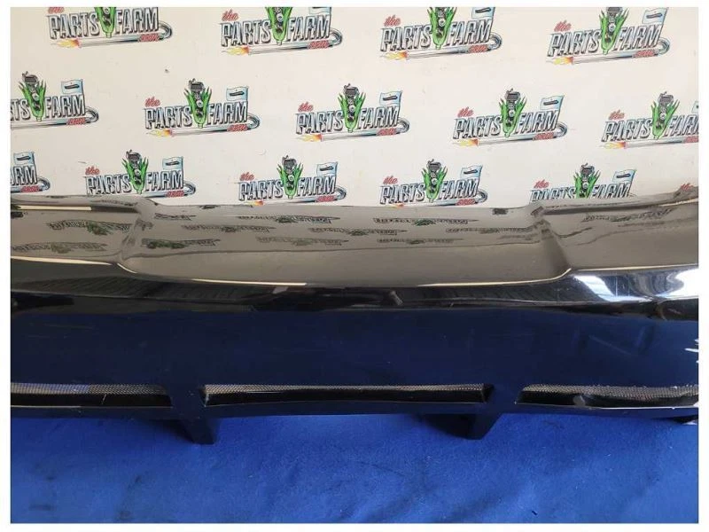 Cubierta de parachoques trasero Ford Mustang GT 1999-2004 Saleen escape central *daños* 2556 Foto 3 de 4