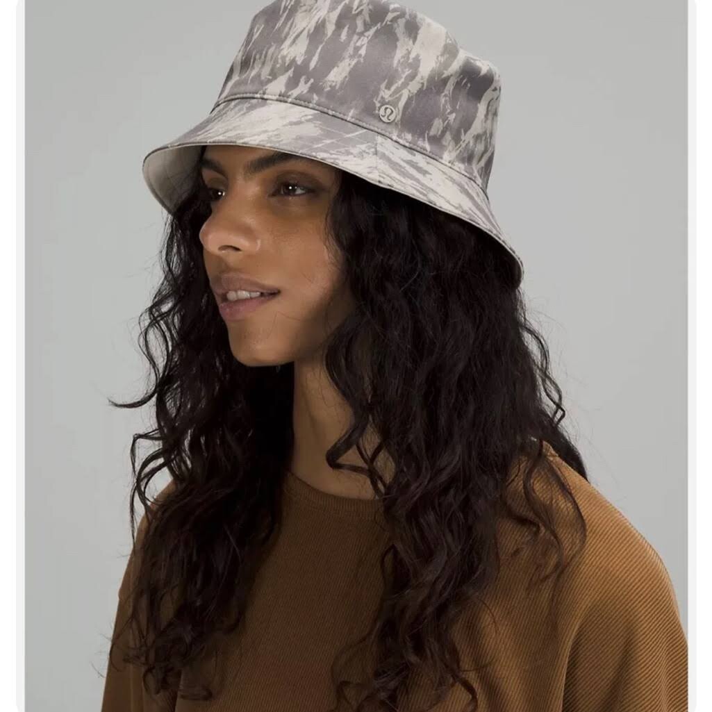 Lululemon Both Ways Reversible Bucket Hat Sz M/L in Natural  display picture 1