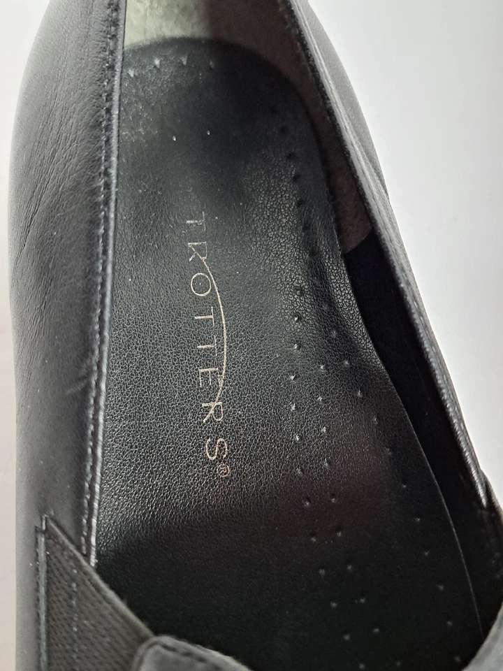 Trotters Women’s Black Dress Wedge Pump Slip On Made - Brazil Size 6 - 37 See De - Image 3 of 4