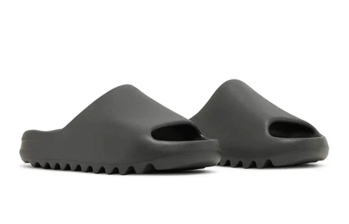 ID5103 Adidas Yeezy Slide Dark Onyx | eBay