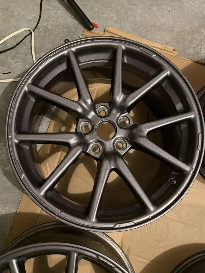 Juego Llantas 2017 2018 2019 2020 2021 2022 2023 Tesla 3 OEM Fábrica 18 96276 Foto 4 de 4