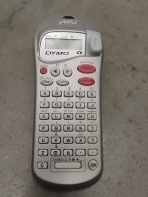 Dymo Letra Tag Esselte Label Maker Silver Handheld Portable Battery