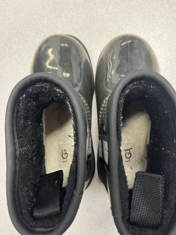 [1112386K-BLK] Kids UGG CLASSIC CLEAR MINI EXCELLENT “USED” Condition  - Image 4 of 4