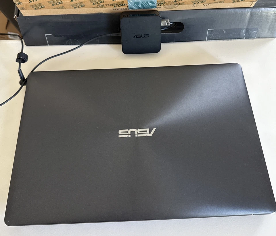 华硕 X550C 15.6 英特尔®  i3-3217U 1.8Ghz Ram DDR3 8GB 固态硬盘 120Gb OEM 适配器 Win10 H — 第 2/4 张图片