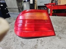 Driver Tail Light 210 Type Sedan E300D Outer Fits 96-99 MERCEDES E-CLASS 380313