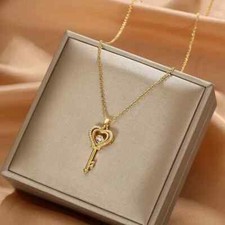 Fashionable Heart Shaped Key Pendant Necklace Girls Exquisite Accessories Golden