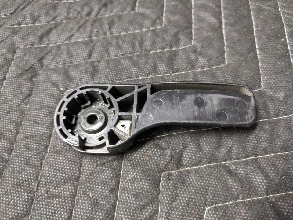 BMW E32/E36 7-Series 3-Series Z3 Hood Release Handle 51231928469 - Imagem 4 de 4