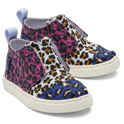 NWT TOMS Tiny Botas Sneaker (Infant shoes) -SIZE