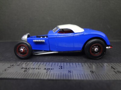 M2 Machines 1932 Ford Roadster P-32 '' Foose P-32 '' blue/wht 1:64 Rare