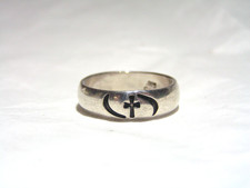 ...Vintage Sterling Silver CROSS Design Band Ring...Size 9.25...