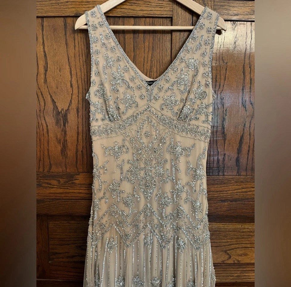 Vestido sem mangas Pisarro Nights bege com miçangas novo com etiquetas tamanho. 12 Petite - Imagem 3 de 4