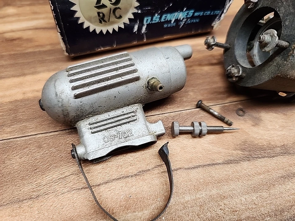 O.S. MAX 20R/C Cross Flow Vintage 2 stroke glow engine,  for R/C airplane f/s - Image 4 of 4