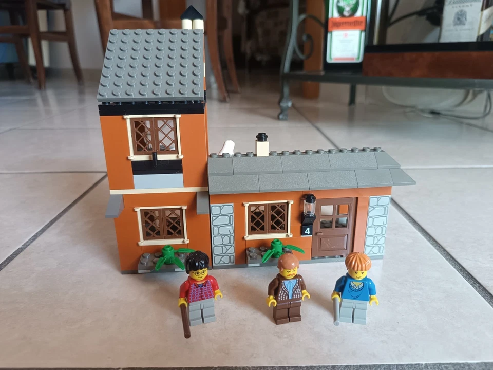 LEGO Harry Potter 4728 Escape from Privet Drive, foto 1 di 5