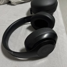 Beats by Dr. Dre Solo³ Kabellose Ohraufliegende Kopfhörer - Mattschwarz – Bild 2