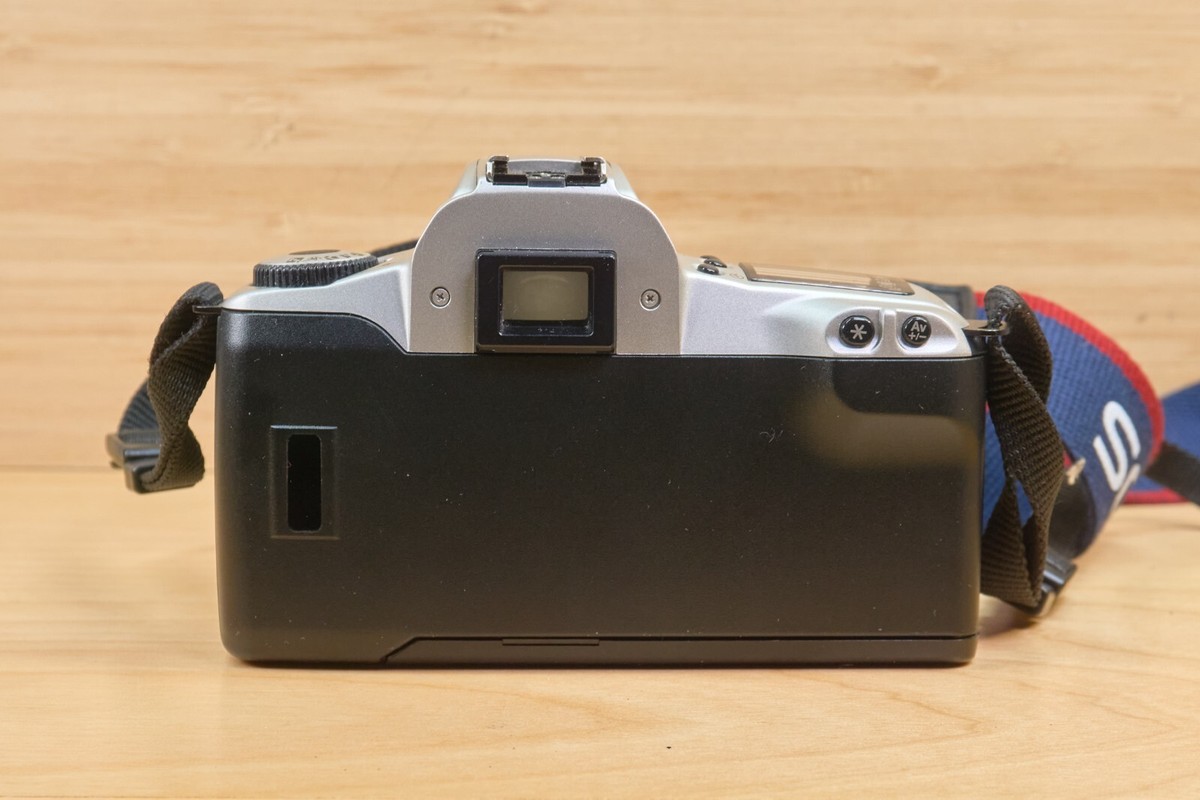 Canon EOS Rebel 2000 35mm SLR Film Camera, with Canon ef 28-90mm