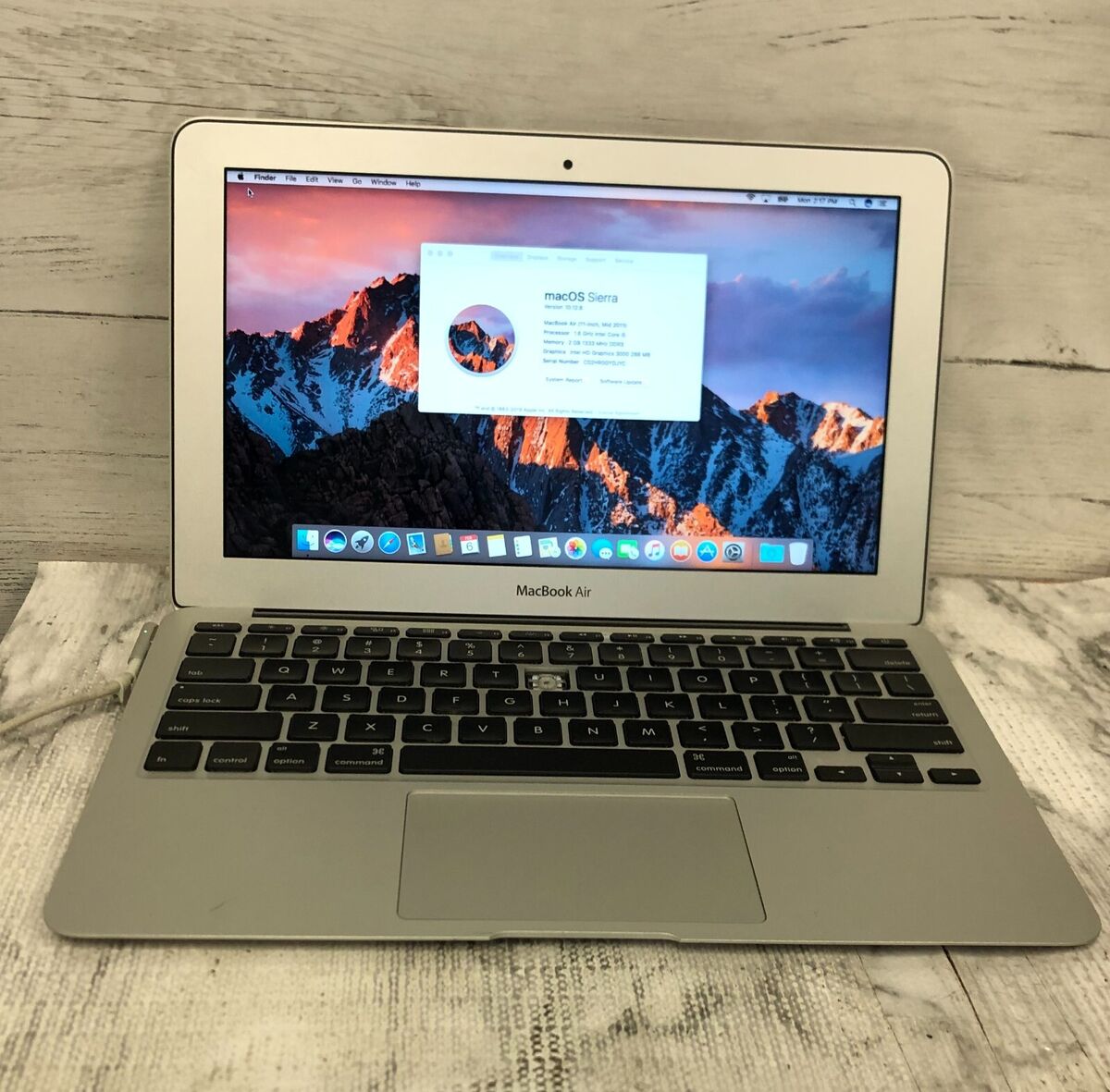 Apple MacBook Air 11-Inch Mid 2011 i5 1.6GHz 2GB RAM 60GB HDD macOS Sierra 10.10 Apple MacBook Air 11-Inch Mid 2011 i5 1.6GHz 2GB RAM 60GB HDD macOS Sierra 10.10
