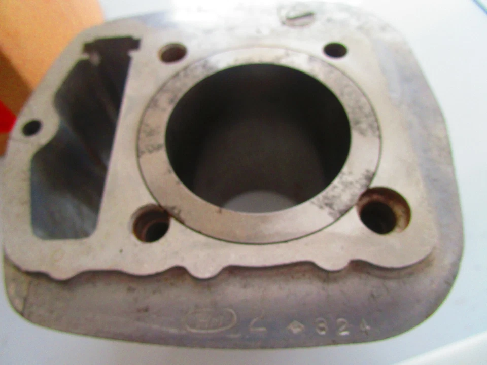 Nuevo de Lote Antiguo Honda 71-1975 CB125 CL125 XL125 OEM Culata Japón PN:12100-324-010 Foto 3 de 4