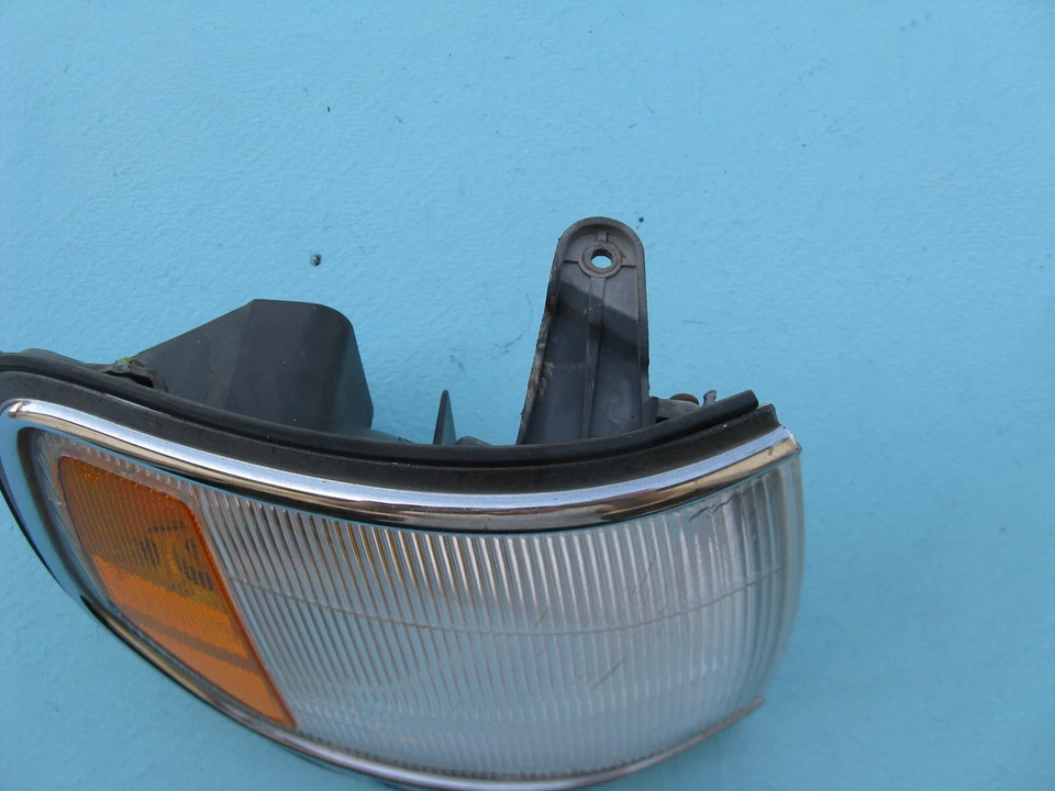 96 97 98 LEXUS LX450 GUARDABARROS LADO PASAJERO DERECHO INTERMITENTE LUZ ESQUINA LÁMPARA R Foto 2 de 4