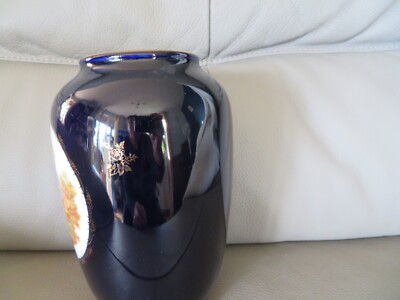 Limoges, France. Deux vases en porcelaine, 1970 - En vente sur France