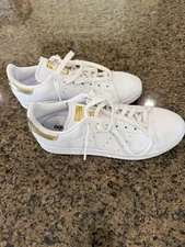 Adidas Women's Originals Stan Smith Shoe, Size 9 (Men's size 7.5)