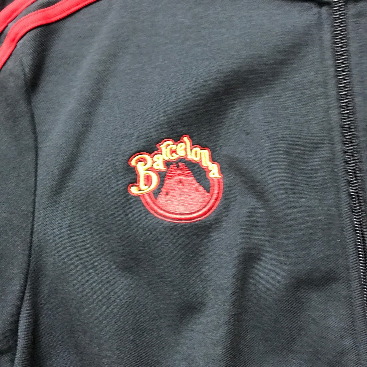 Vintage Men's XL Adidas Barcelona City Series Graphic Black Vintage Men's XL Adidas Barcelona City Series Graphic Black