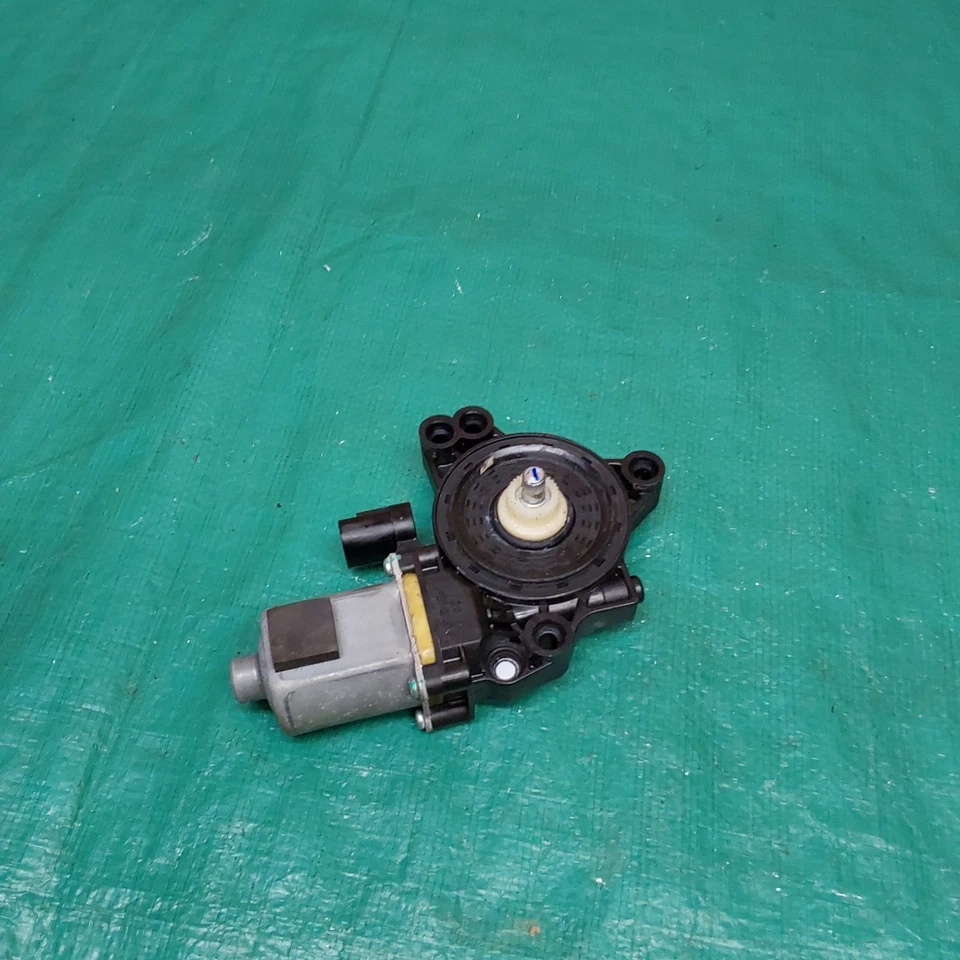 Motor de ventana eléctrica delantera derecha Kia Forte 2014-2018 OEM Foto 3 de 4