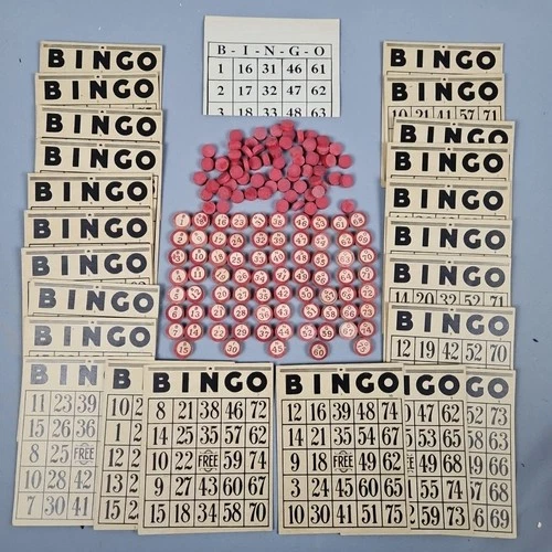 Milton Bradley Family Bingo Game Vtg MB 4127 Wooden Pieces Markers