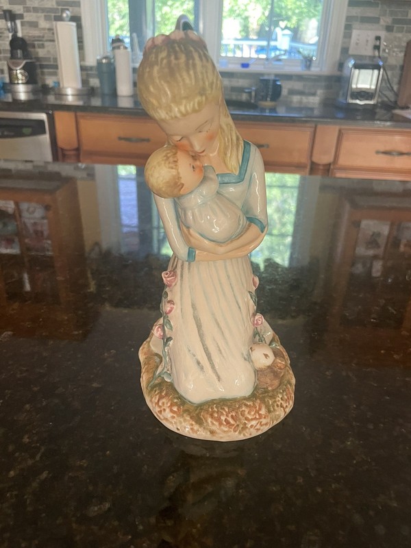 VINTAGE Goebel Figurine Mother Embracing Child BYJ 36 TMK-3, Germany