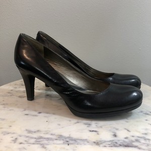 naturalizer black pumps